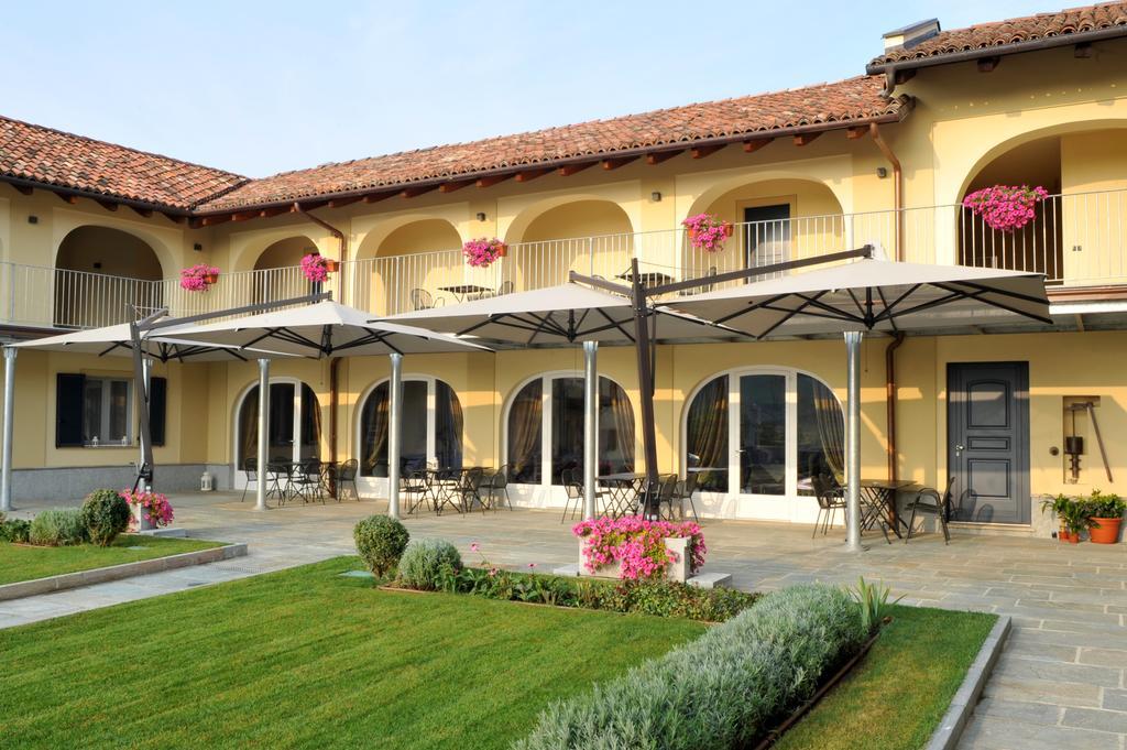 Agriturismo Cascina Varie Villa Castagnito Exterior photo